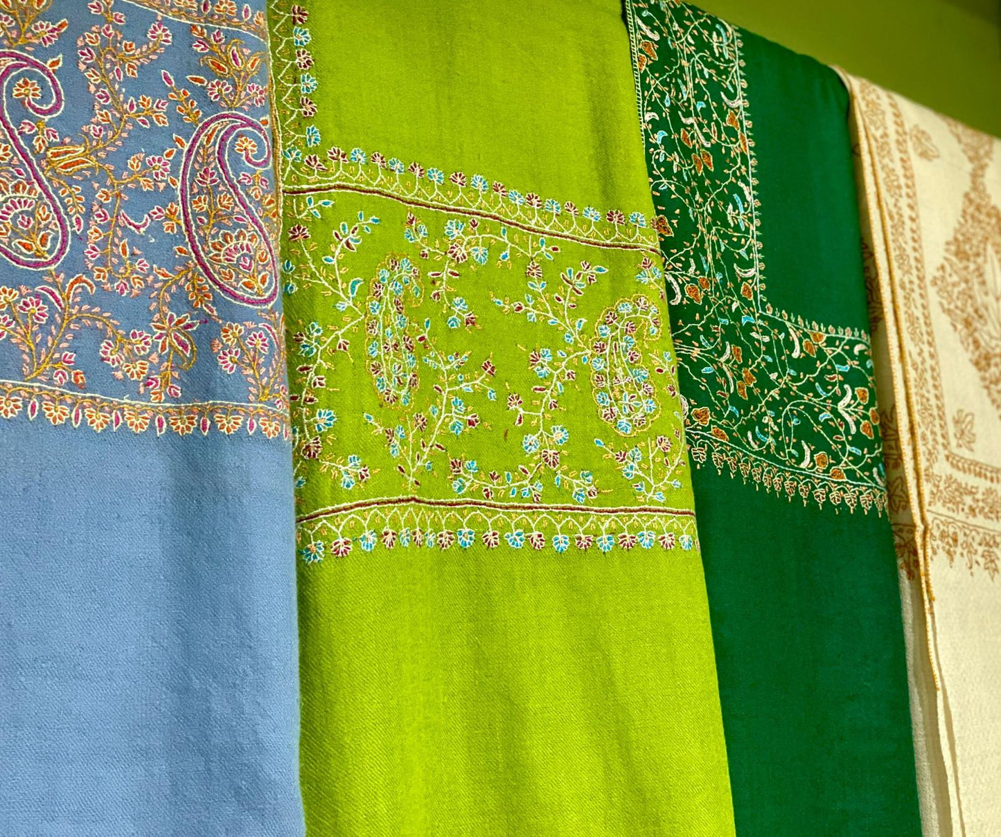 Fleece vs. Cashmere: Comparing Warmth, Comfort and Style